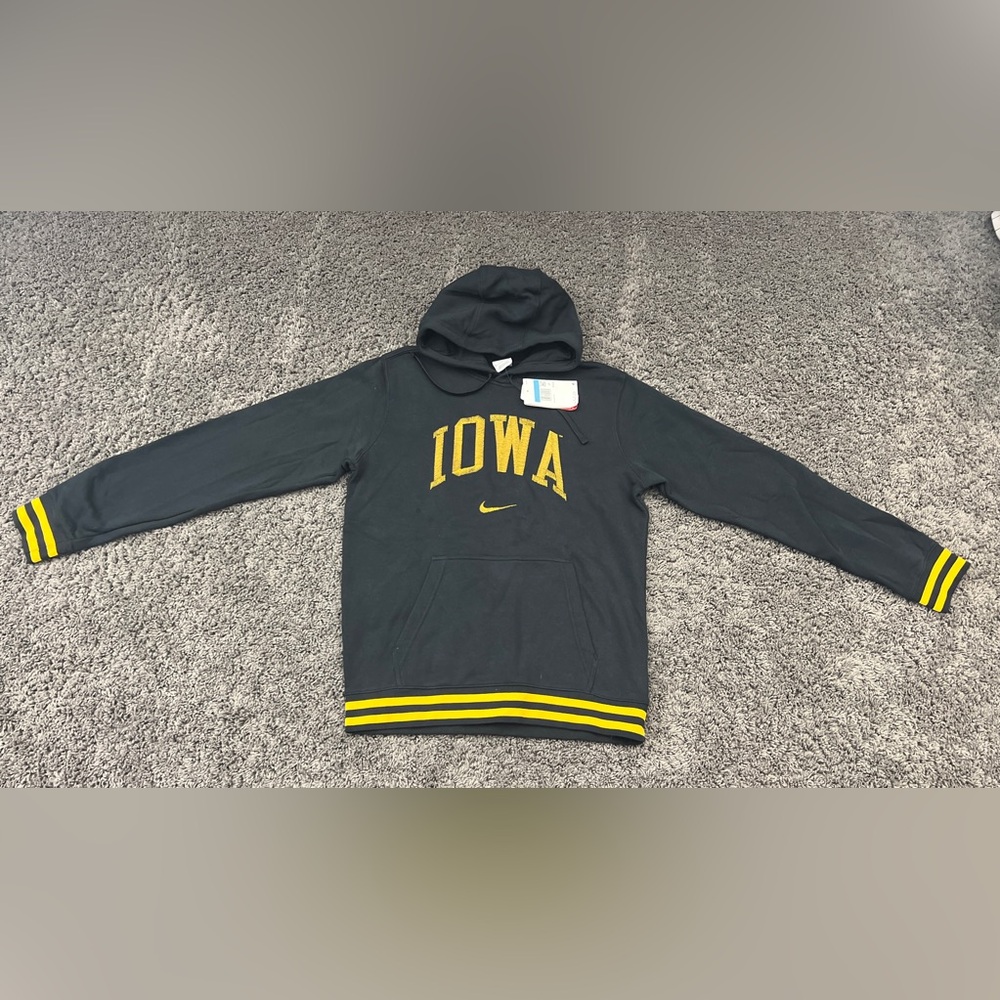 Iowa Hawkeyes Nike Hoodie Men’s Medium Sketch Retro Fitted Pullover Stripe NWT!